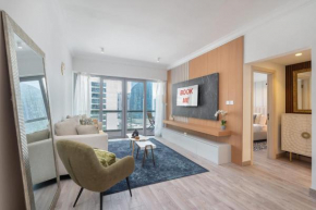 Relaxing 1-Bedroom With Stunning View of a City Skyline in Downtown